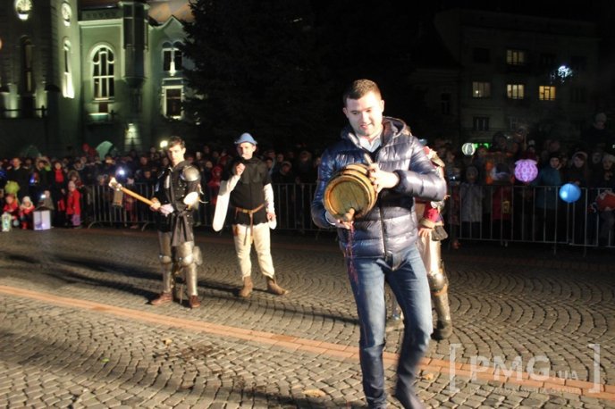 Парад ліхтариків та лицарські бої: як у Мукачеві відзначали День святого Мартина – 38