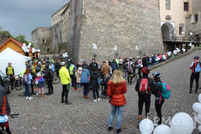 У Мукачівському замку стартував МТБ-марафон "Три замки Закарпаття" – 10