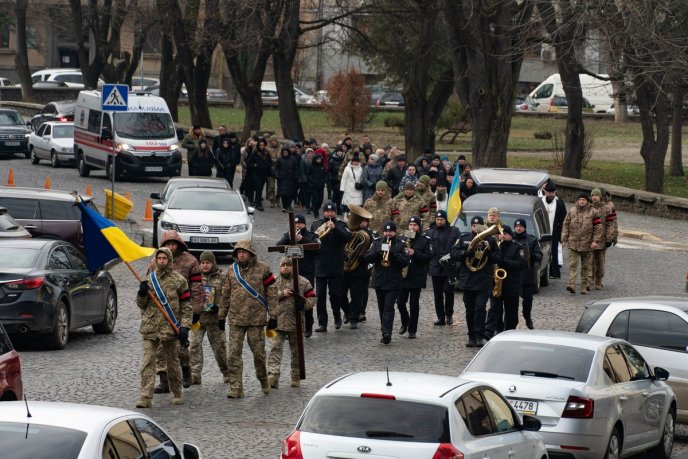 В області поховали військового, який загинув, рятуючи побратимів – 01