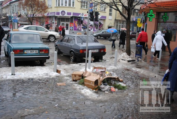 Після фестивалю “Червене вино” залишилось багато яскравих спогадів і … велика купа сміття (ФОТО) – 05 Після фестивалю “Червене вино” залишилось багато яскравих спогадів і … велика купа сміття (ФОТО) – 05