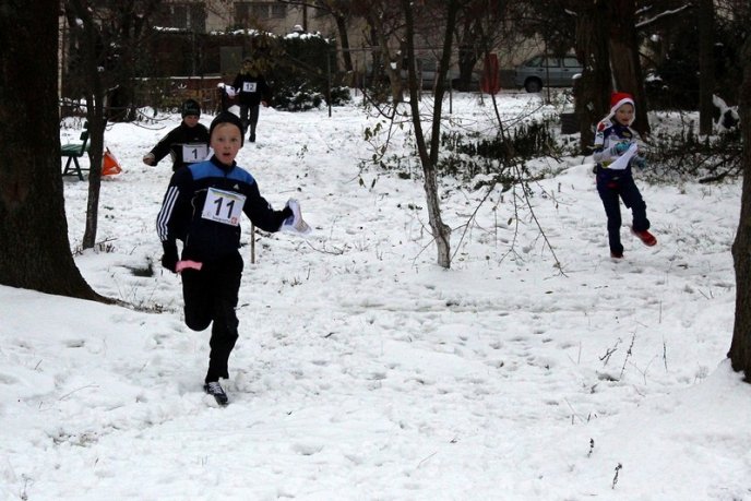 У Мукачеві пройшли змагання зі спортивного орієнтування на "Призи від Святого Миколая" (ФОТО) – 01