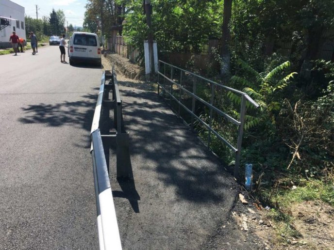 На Виноградівщині ремонтували дорогу – 04