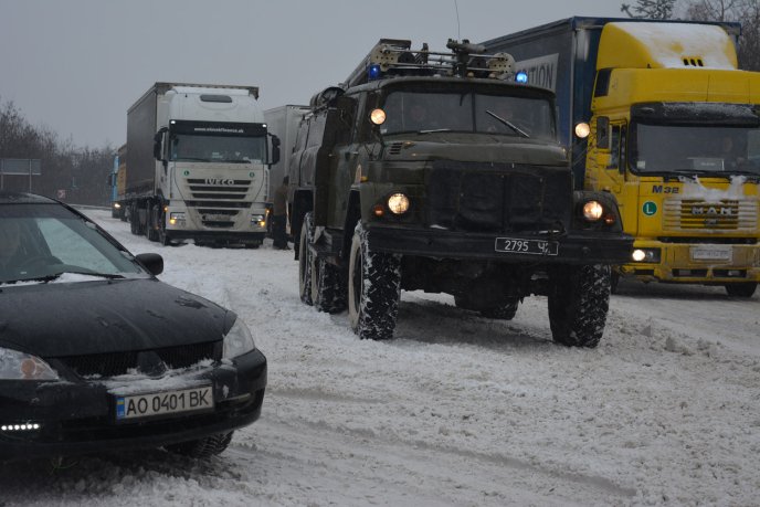 На Закарпатті рятувальники відбуксирували 34 автівки – 02