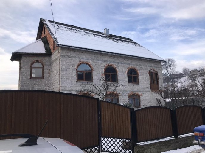 Чоловік отримав опіки, коли намагався загасити пожежу в будинку – 02