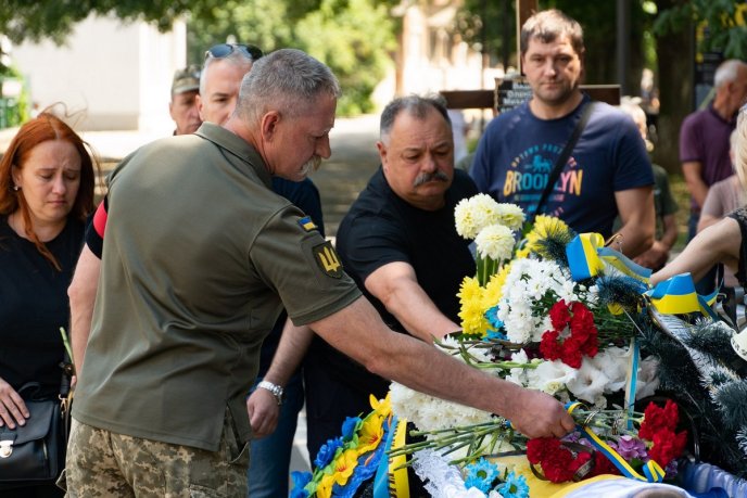 Закарпаття провело в останню путь військового, який із перших днів війни захищав Україну – 03 Закарпаття провело в останню путь військового, який із перших днів війни захищав Україну – 03