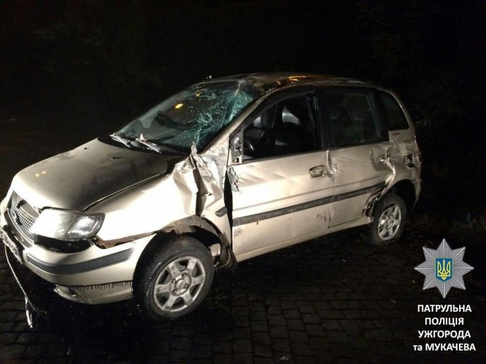 П’яний прикордонник влаштував перегони із поліцейськими, перекинув авто, а сам втік – 01