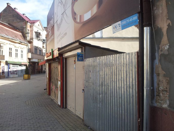 В історичному центрі Ужгорода розмістили сміттєзвалище (ФОТО) – 02