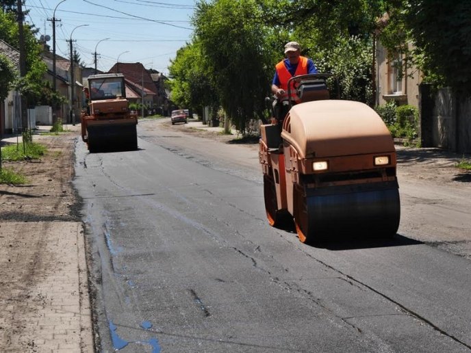 В Ужгороді закінчують довготривалий ремонт на вулиці Антонівській – 11