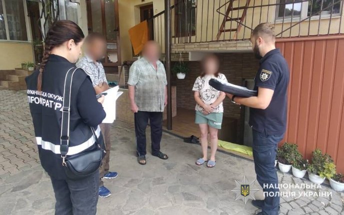 На Мукачівщині керівниця дитсадка привласнювала зарплату своїх працівників – 01 У селі Негрово завідувачка дитсадка привласнювала зарплату своїх працівників