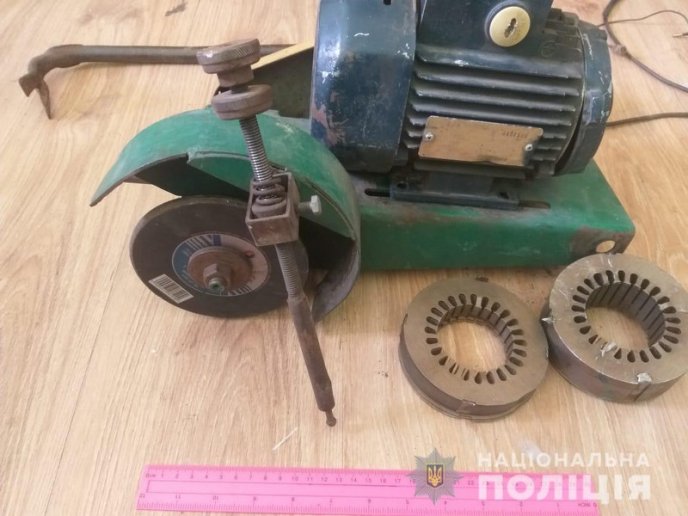 Два брати обкрадали жителів села на Мукачівщині – 05