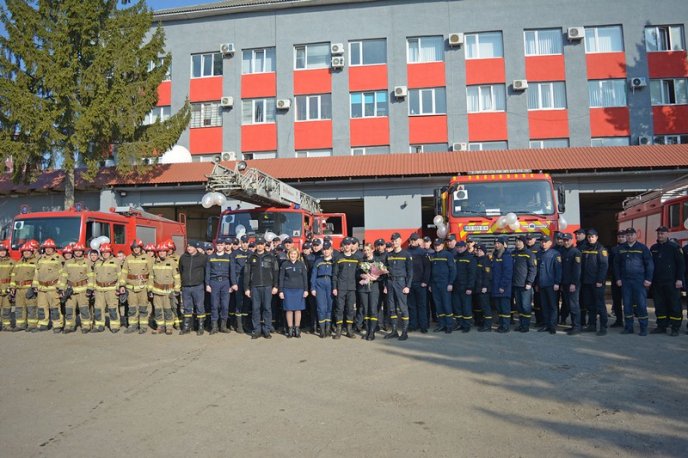 Незвичну весільну церемонію провели в Ужгороді – 07