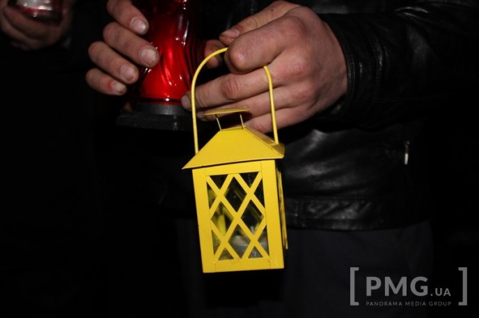 Мукачівці зустріли Благодатний Вогонь, який зійшов у Єрусалимі – 14