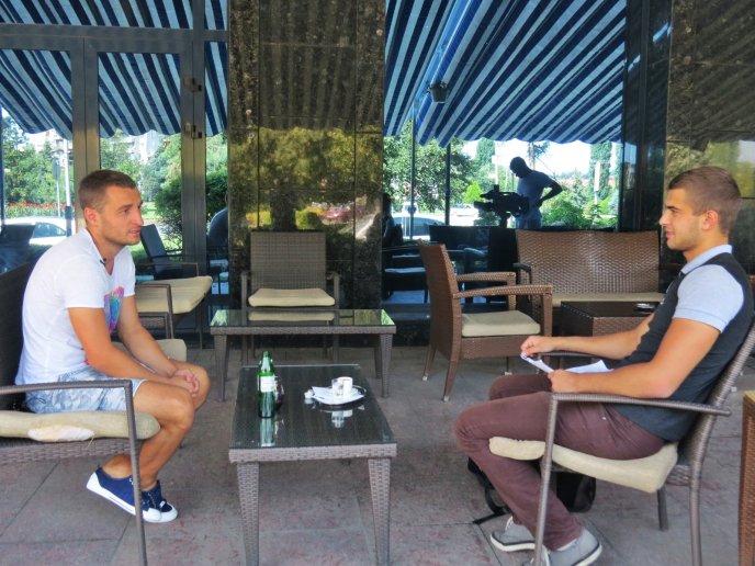 "На Закарпатті пенсіонери вже дошками пахнуть, а у Німеччині на "Мерсах" їздять", – Михайло Кополовець про своє життя у Німеччині  – 02