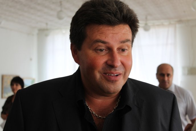 Хірург за професією, а митець за покликанням Юрій Довбуш показує картини мукачівцям (ФОТО) – 01