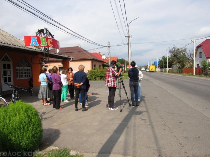 У Мукачеві люди готові перекрити одну з автодоріг, аби їх нарешті почули – 04