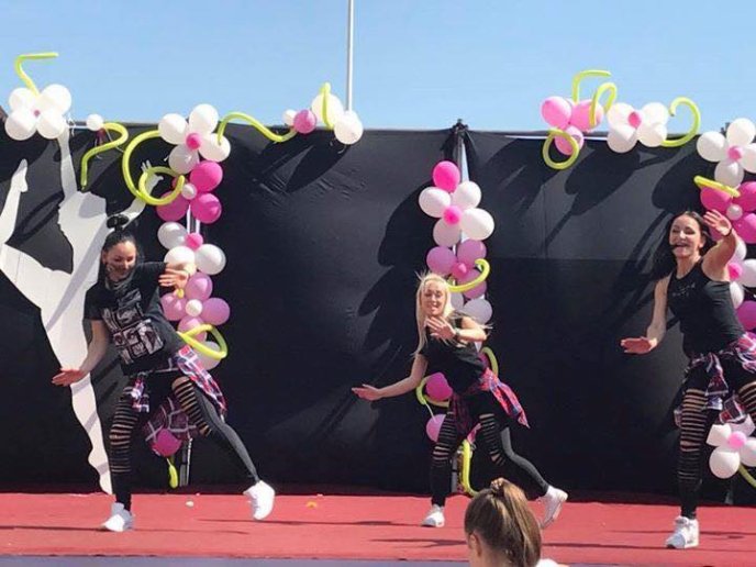 У центрі Мукачева провели танцювальне свято – 02