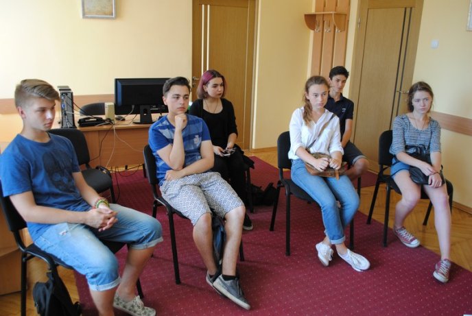 У Мукачеві навчали молодих журналістів – 01