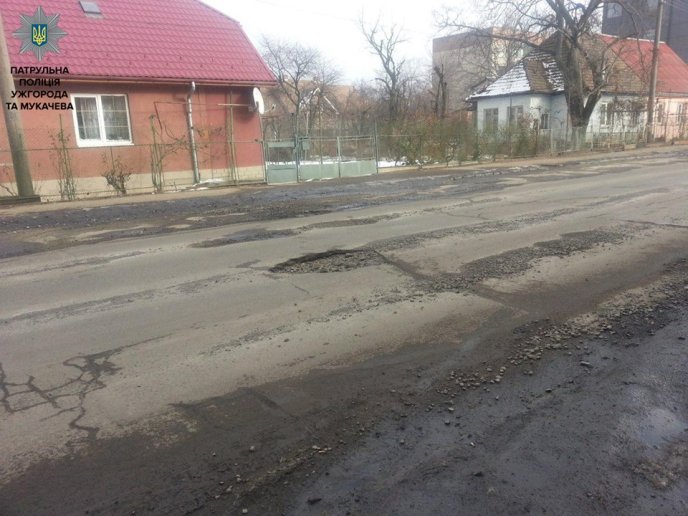 Через незадовільний стан доріг притягнуто до відповідальності керівників Департаменту міського господарства та комунальних служб – 05