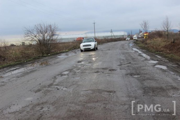 У Службі автомобільних доріг Закарпатської області розповіли про ремонт вулиці Пряшівської – 01