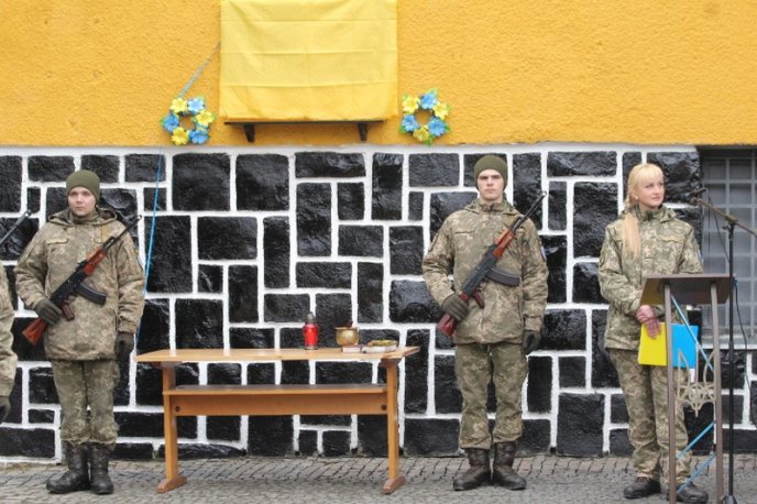 У Мукачеві відкрили меморіальну дошку генерал-полковнику Геннадію Воробйову – 01 У Мукачеві відкрили меморіальну дошку генерал-полковнику Геннадію Воробйову – 01