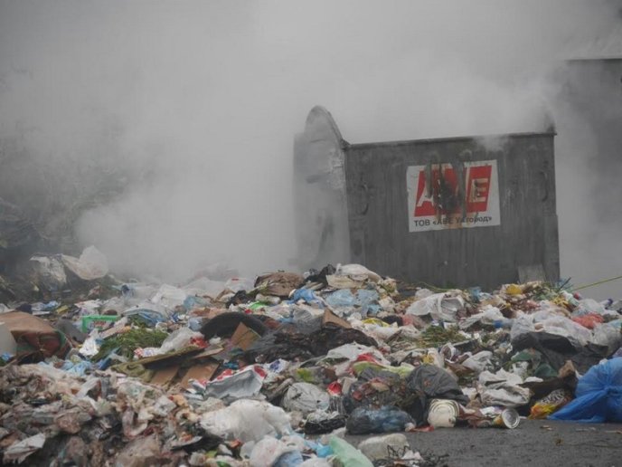 В Ужгороді на одній із вулиць лунали вибухи – 03