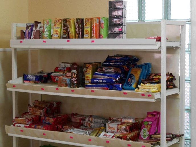 Ужгородські чиновники перевірили шкільні буфети – 02