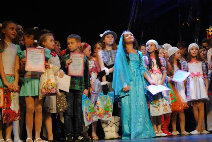 Кращих виконавців естрадної пісні назвали на "Різдвяній зіроньці - 2014" (ФОТО) – 07