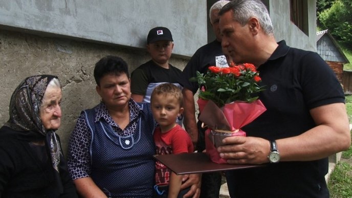  Секрет довголіття – доброта: жителька Тячівщини відзначила 103 день народження! – 04