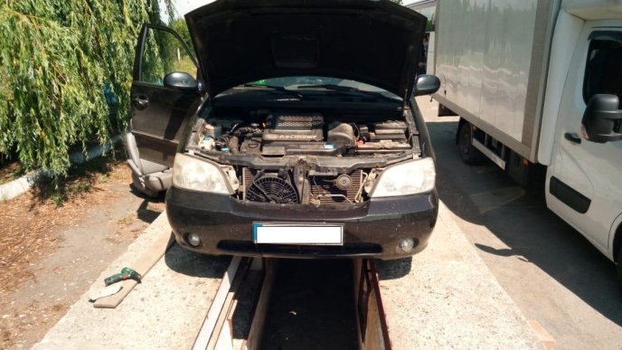 На Закарпатті через 400 пачок сигарет українець позбувся свого авто – 08