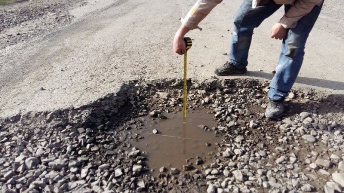 У мережі показали фото жахливого стану доріг, якими їздять жителі Міжгірського району – 13
