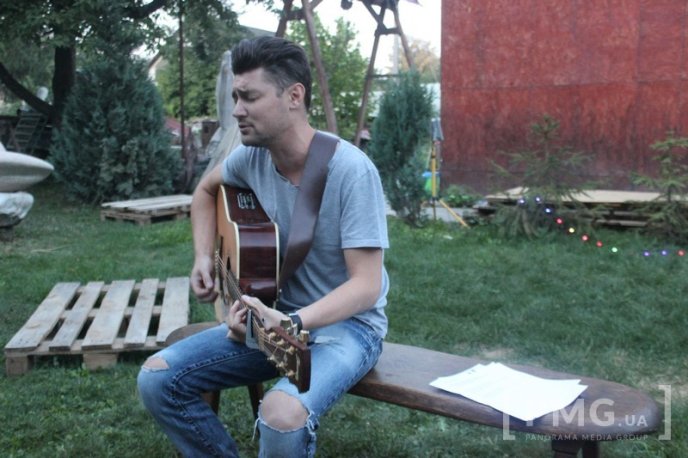 У Мукачеві відбувся благодійний вечір у підтримку Юлії Миронової, яка перебуває у реанімації у Таїланді – 15