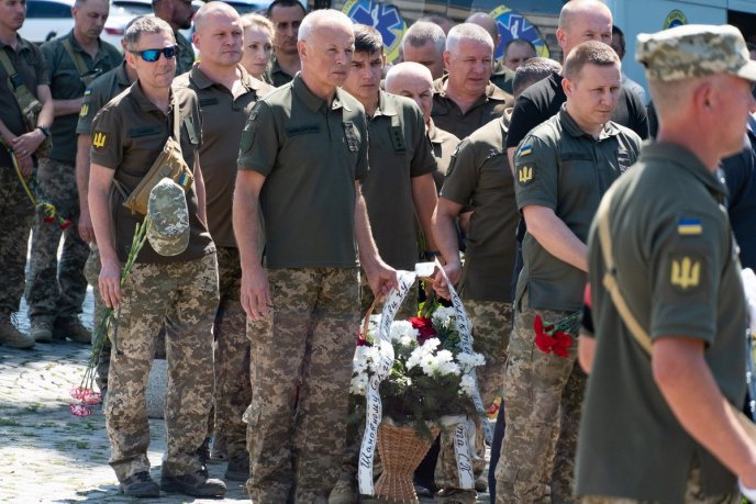 24 лютого 2022 року прийшов у військкомат: на Закарпатті поховали підполковника – 09