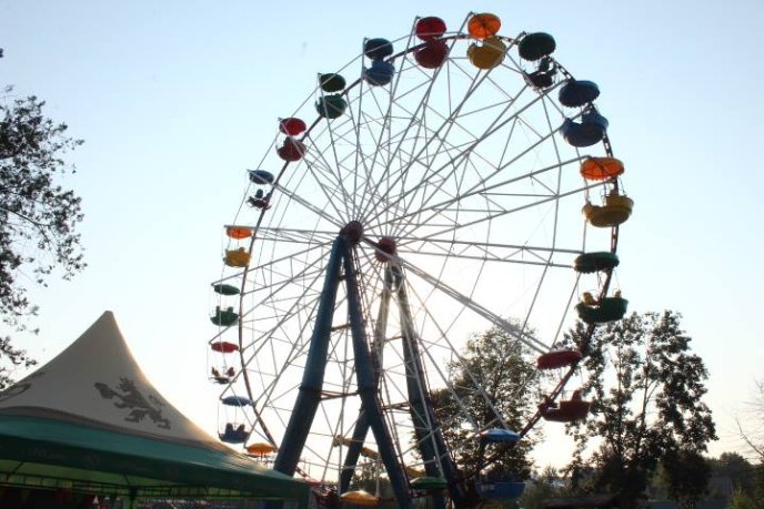 Завтра у Мукачеві планують запустити оглядове колесо – 01