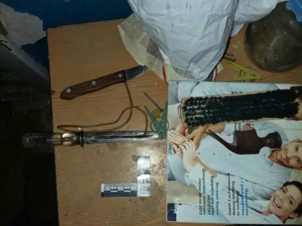 Нічна різанина у Мукачеві: п’яний гість вдарив ножем власника будинку, опісля втік на таксі – 01