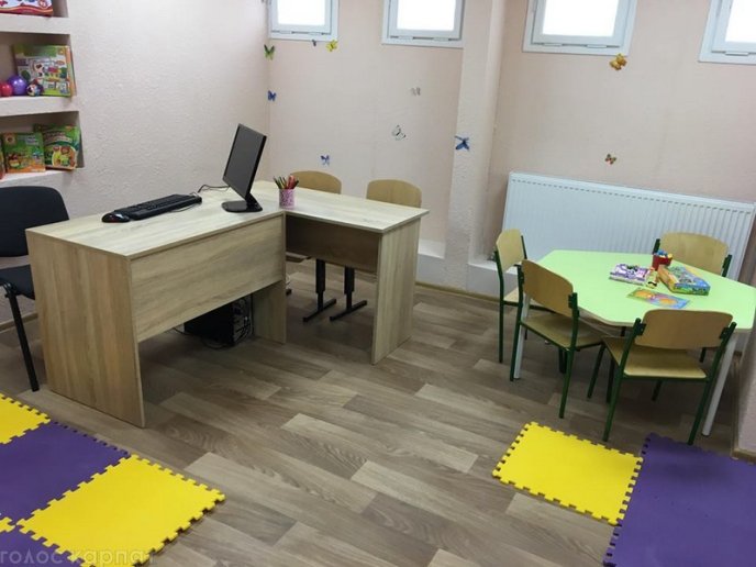 Дружина Петра Порошенка вже на Закарпатті. Вона відвідала кілька закладів в Ужгороді – 08