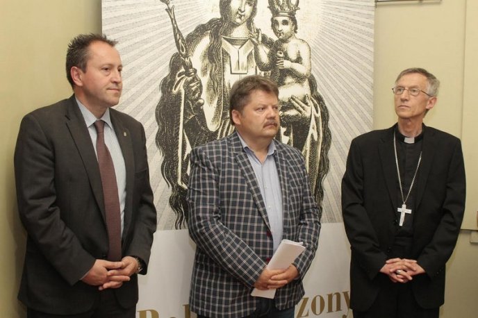 У Мукачеві презентували виставку картин «Богородиця» – 13