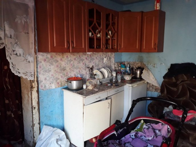 У Мукачеві соцінспектори навідалися у ромський табір – 01 У Мукачеві соцінспектори навідалися у ромський табір – 01