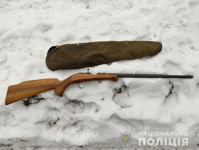 Закарпатця затримали за торгівлю зброєю: як "попався" чоловік – 01 Закарпатця затримали за торгівлю зброєю: як "попався" чоловік – 01