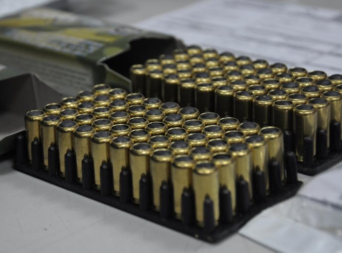 В Ужгороді СБУ затримали групу продавців контрабандної зброї – 02