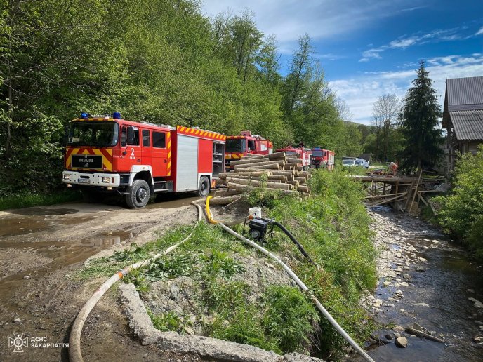 На Закарпатті сьогодні вирувала велика пожежа – 03