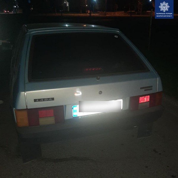 Патрульні розповіли про "пригоди" п’яної жінки в Мукачеві – 02