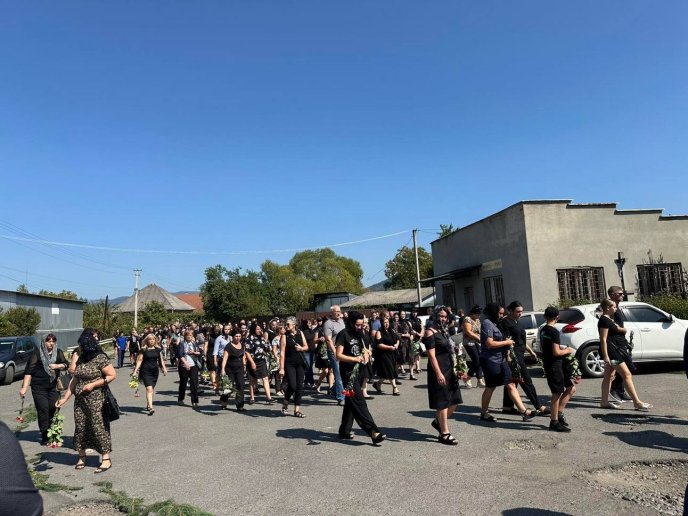 Чинадіївська громада провела Героя в останню путь – 04