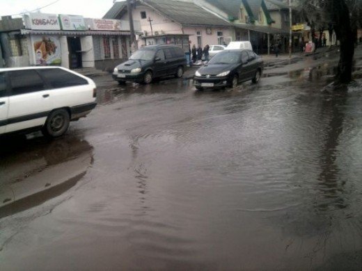 Центральну вулицю Перечина підтопило (ФОТО) – 02