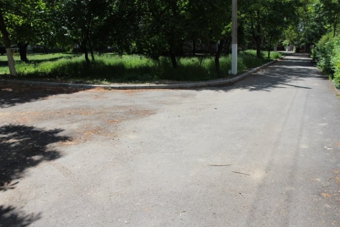 У Мукачеві за понад півмільйона гривень відремонтували проїзд на Першотравневій набережній – 03