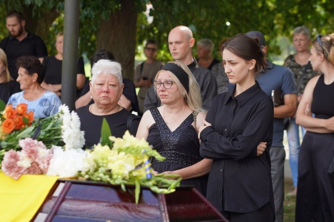 В Ужгороді попрощались із молодим захисником – 02 В Ужгороді попрощались із молодим захисником – 02