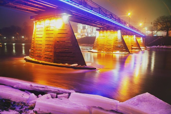 В інтернет-мережі з’явились фото нічного Ужгорода після "снігового паводку" – 05