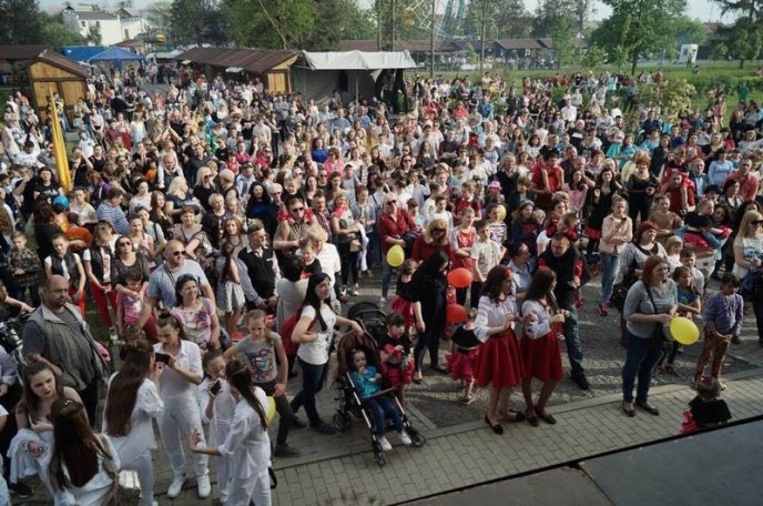 У Мукачево завітали відома співачка та хореограф – 09