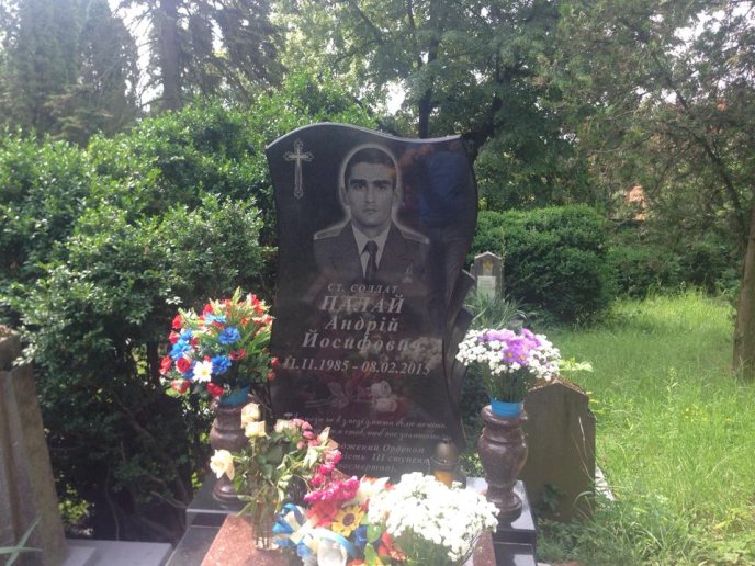 В обласному центрі освятили пам’ятники загиблим у зоні АТО ужгородцям – 05