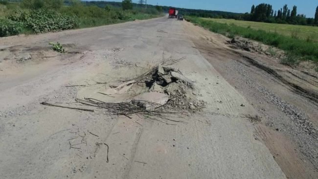 У мережі показали фото шокуючого стану дороги Пряшівської об’їзної у Мукачеві – 06