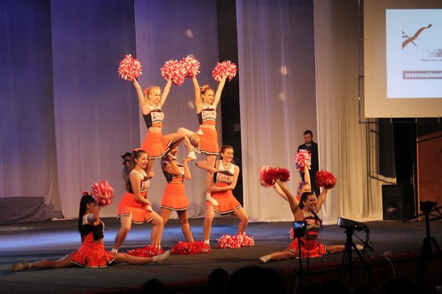 Титул найгарнішої студентки УжНУ виборола Аліса Конончук (ФОТО) – 02